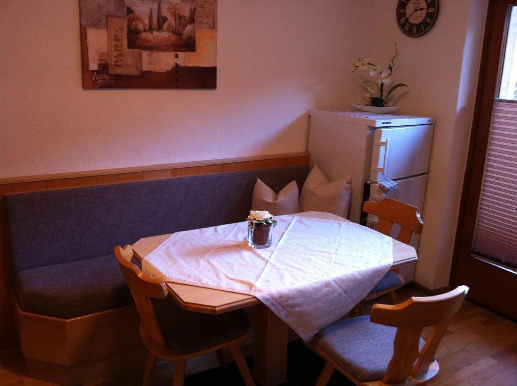 Appartement Schwalbennest Solden Ruang foto